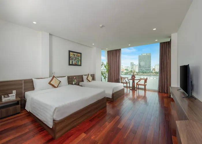 Hoang Linh Riverside Hotel Danang