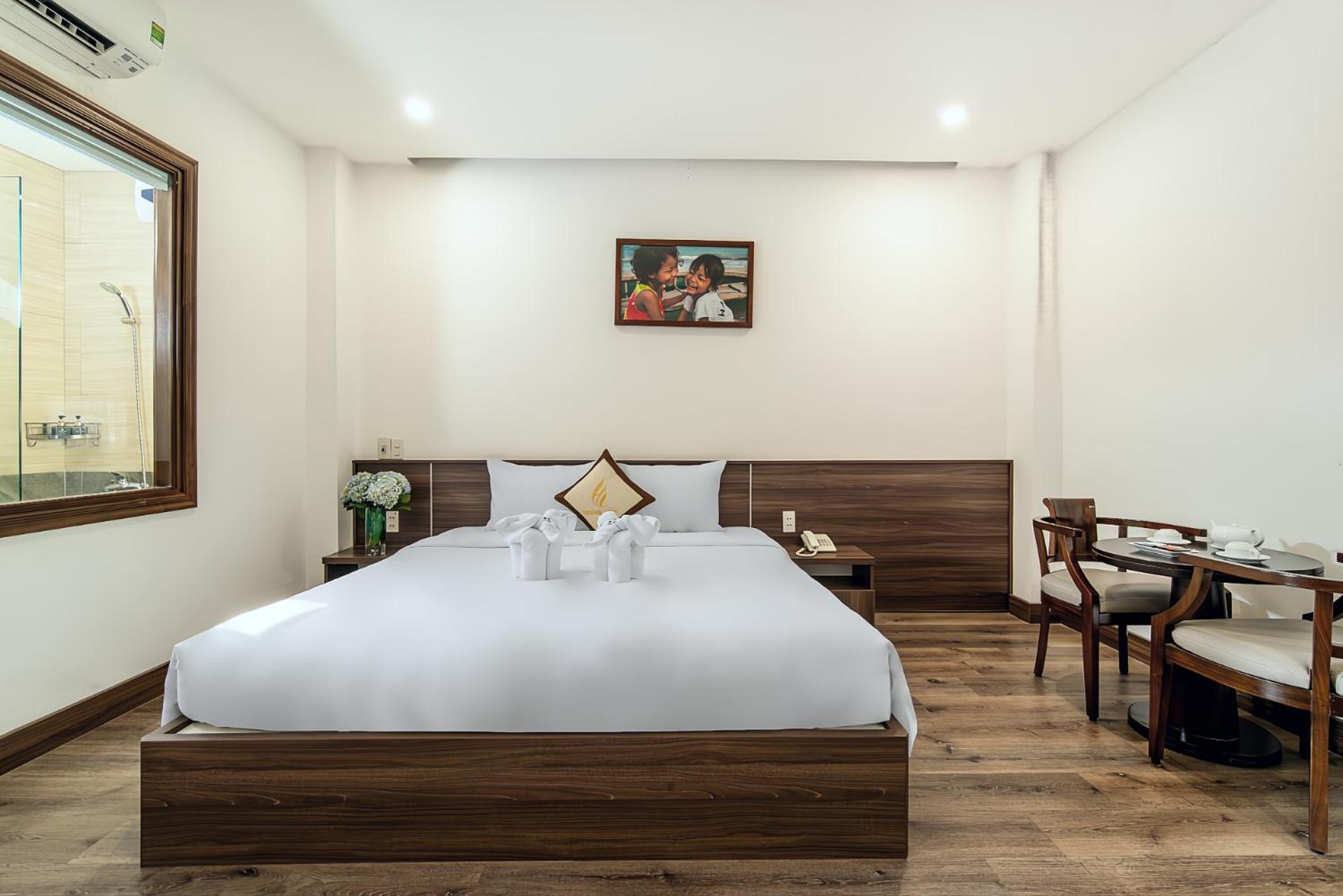 Hoang Linh Riverside Hotel *