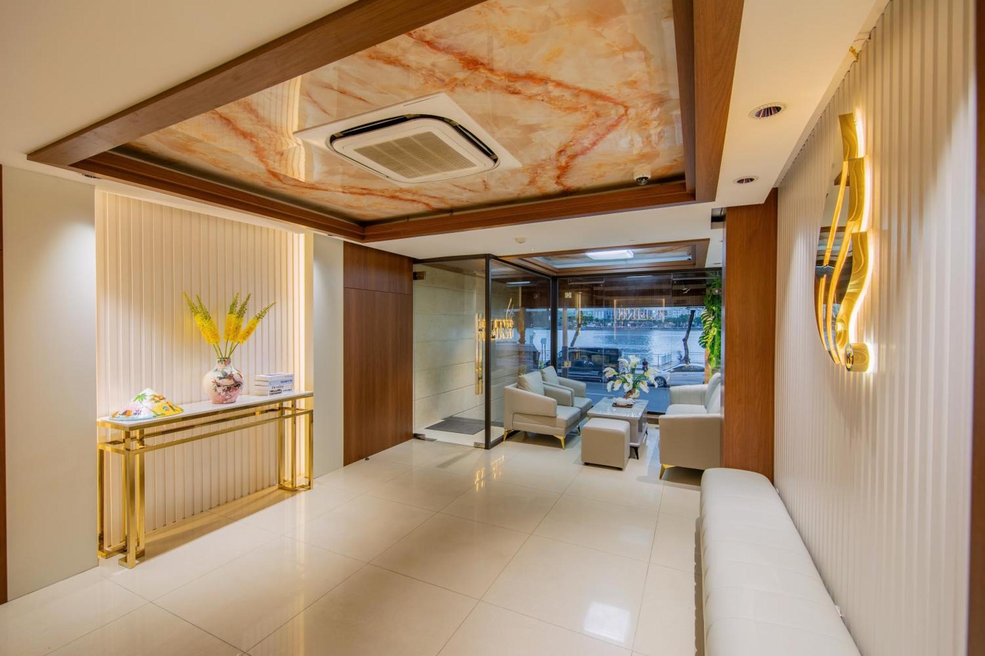 Hoang Linh Riverside Hotel Đà Nẵng